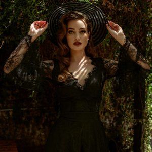 La Femme en Noir Tap Shorts - 2X